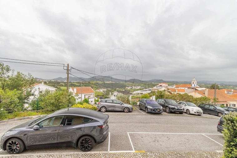 Apartamento T2 para Venda em Igreja Nova e Cheleiros Foto 18