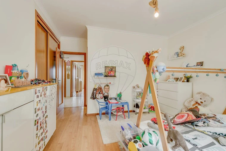 Apartamento T2 para Venda em Igreja Nova e Cheleiros Foto 9