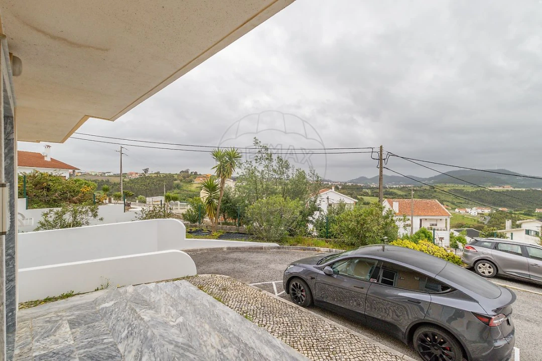 Apartamento T2 para Venda em Igreja Nova e Cheleiros Foto 19