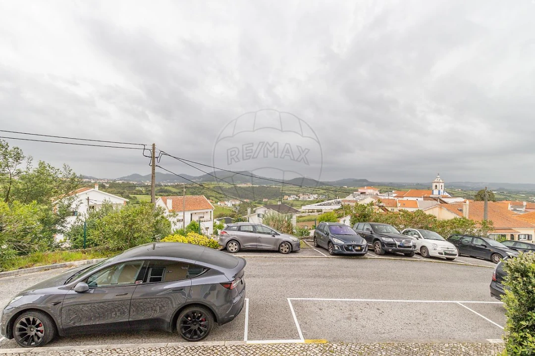 Apartamento T2 para Venda em Igreja Nova e Cheleiros Foto 18