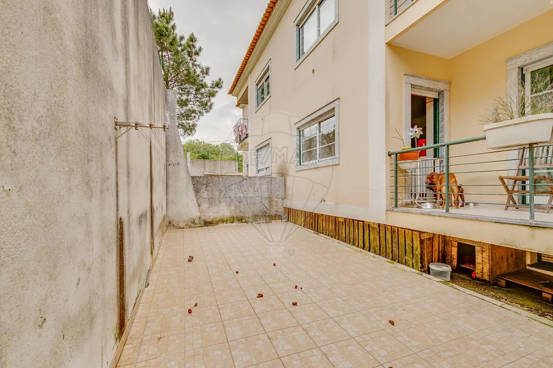 Apartamento T2 para Venda em Igreja Nova e Cheleiros Foto 16