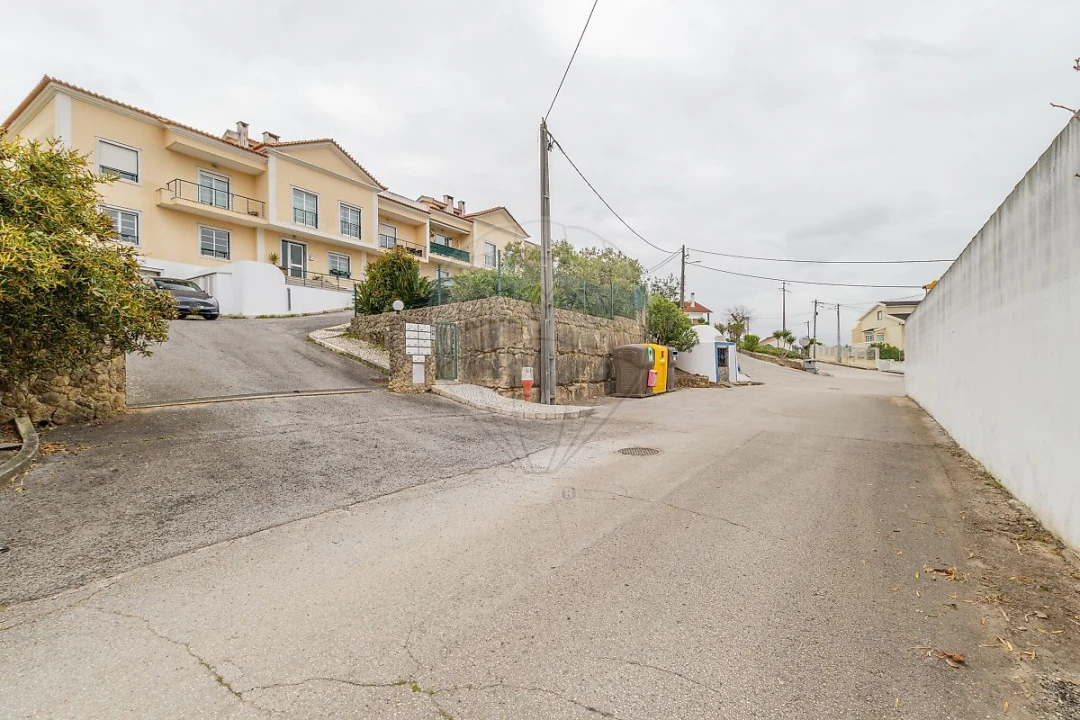 Apartamento T2 para Venda em Igreja Nova e Cheleiros Foto 30