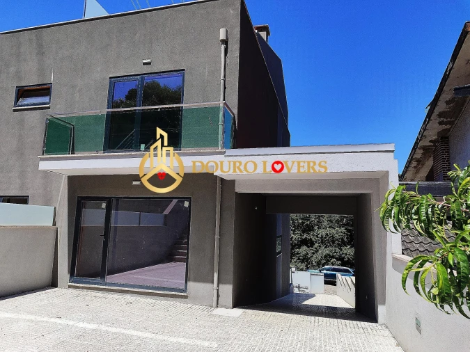 Moradia T3 para Venda em Mafamude e Vilar do Paraíso Foto 1