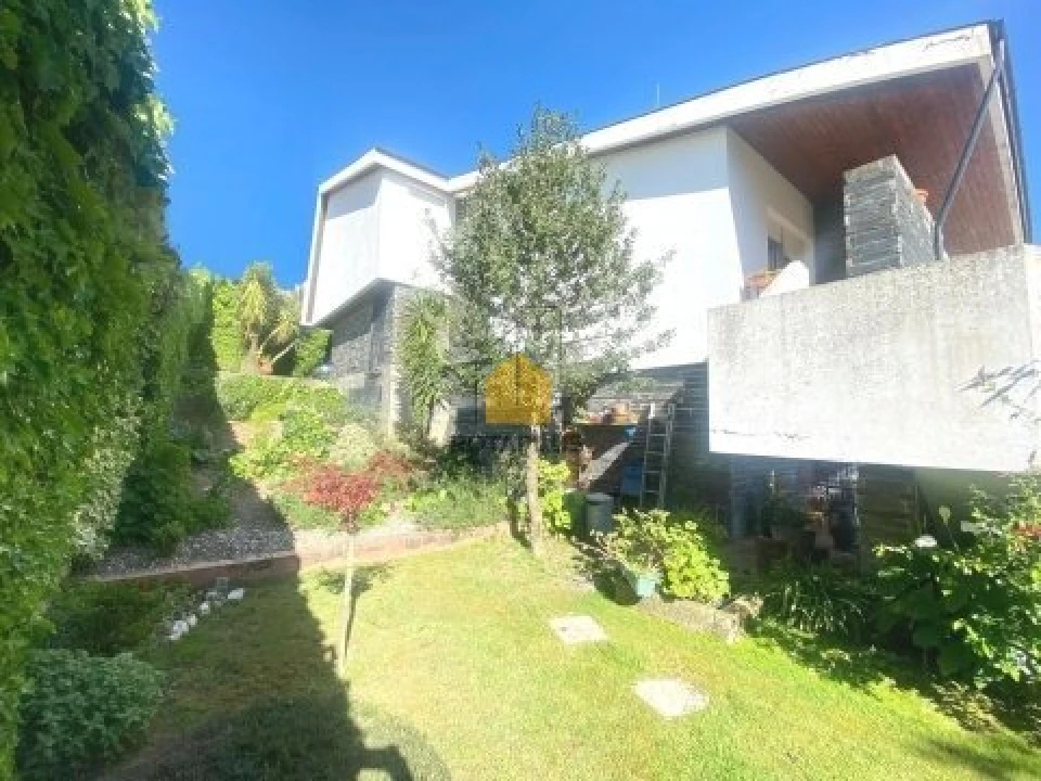 Moradia T5 para Venda em Lamego (Almacave e Sé) Foto 13