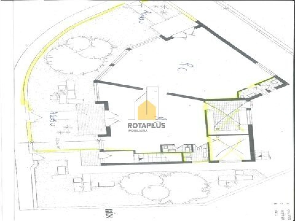 Loja para Arrendamento em Vila Nova da Telha Foto 10