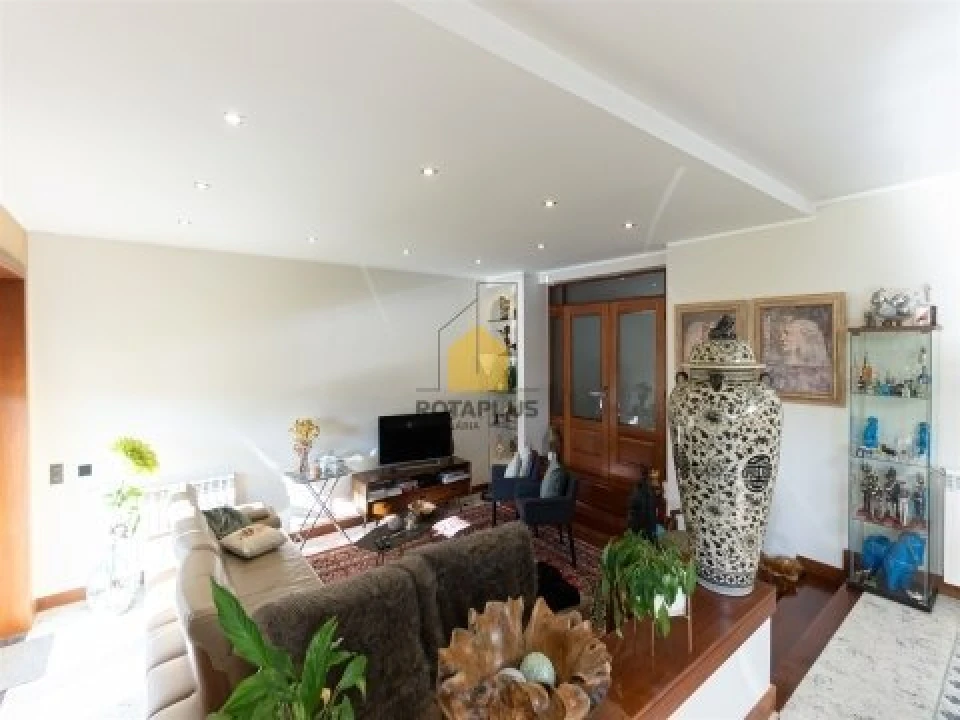 Moradia T5 para Venda em Modivas Foto 16