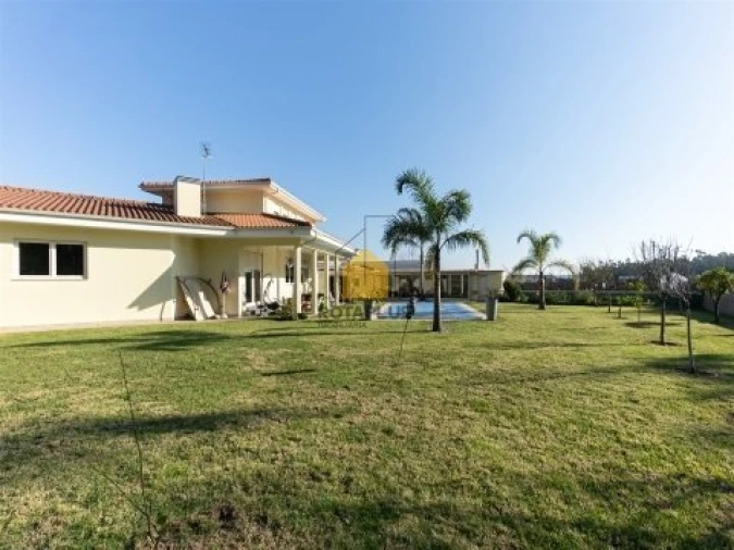 Moradia T5 para Venda em Modivas Foto 4