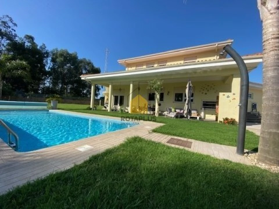 Moradia T5 para Venda em Modivas Foto 2