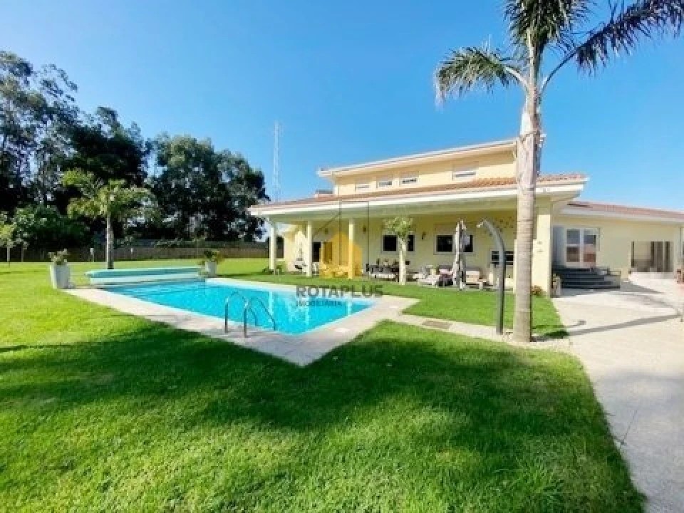 Moradia T5 para Venda em Modivas Foto 3