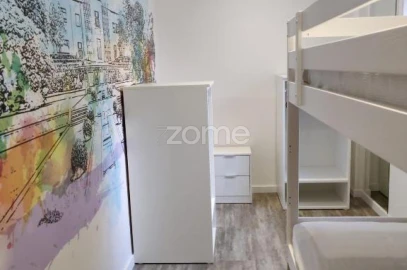 Moradia T17 para Venda em Campanhã