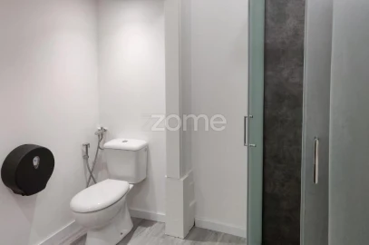 Moradia T17 para Venda em Campanhã