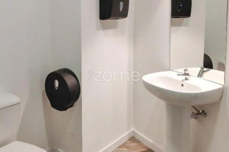 Moradia T17 para Venda em Campanhã Foto 24