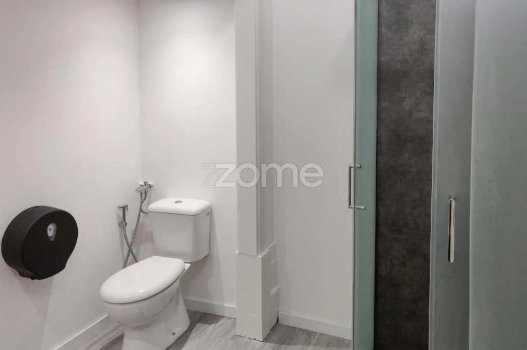 Moradia T17 para Venda em Campanhã Foto 20