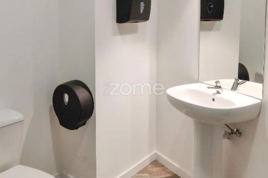 Moradia T17 para Venda em Campanhã Foto 24