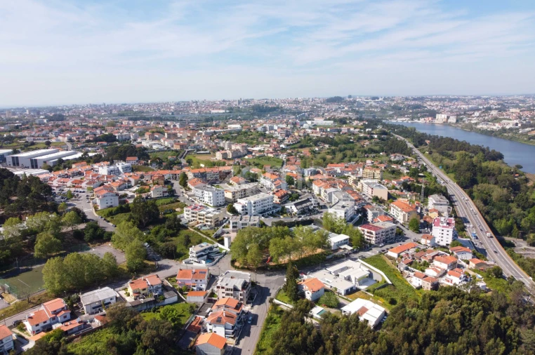 Terreno para Venda em Vilar de Andorinho Foto 5