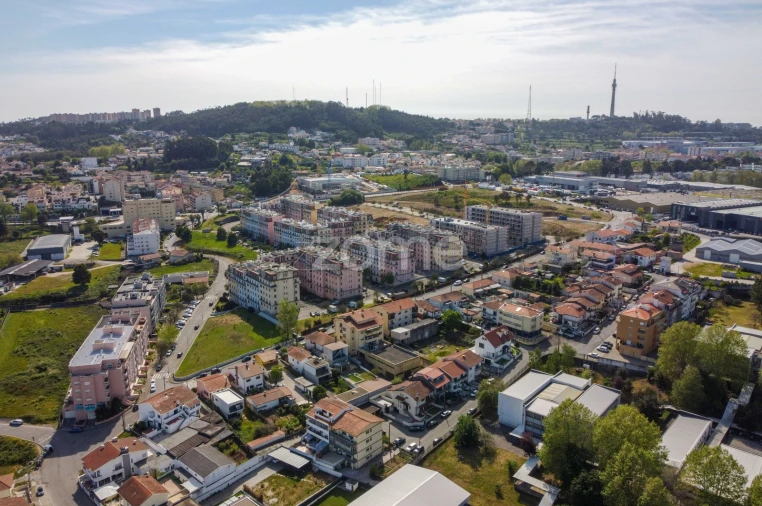 Terreno para Venda em Vilar de Andorinho Foto 7