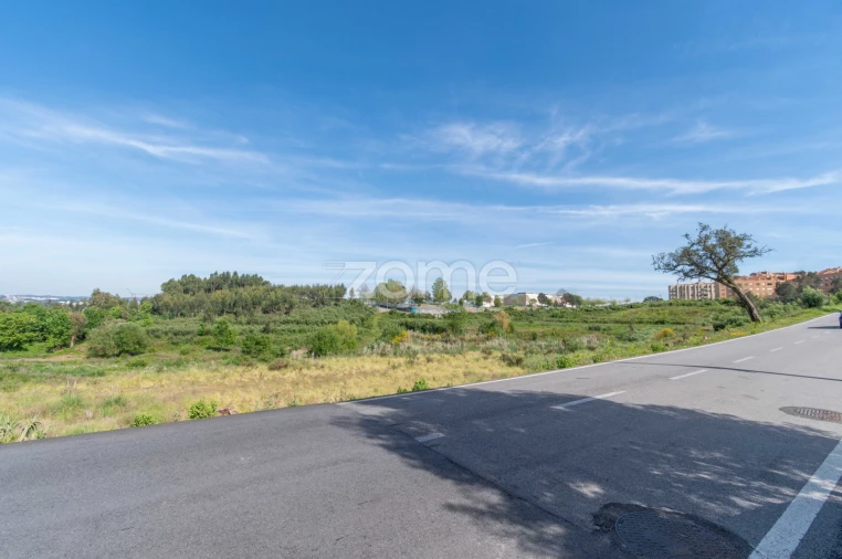 Terreno para Venda em Vilar de Andorinho Foto 10