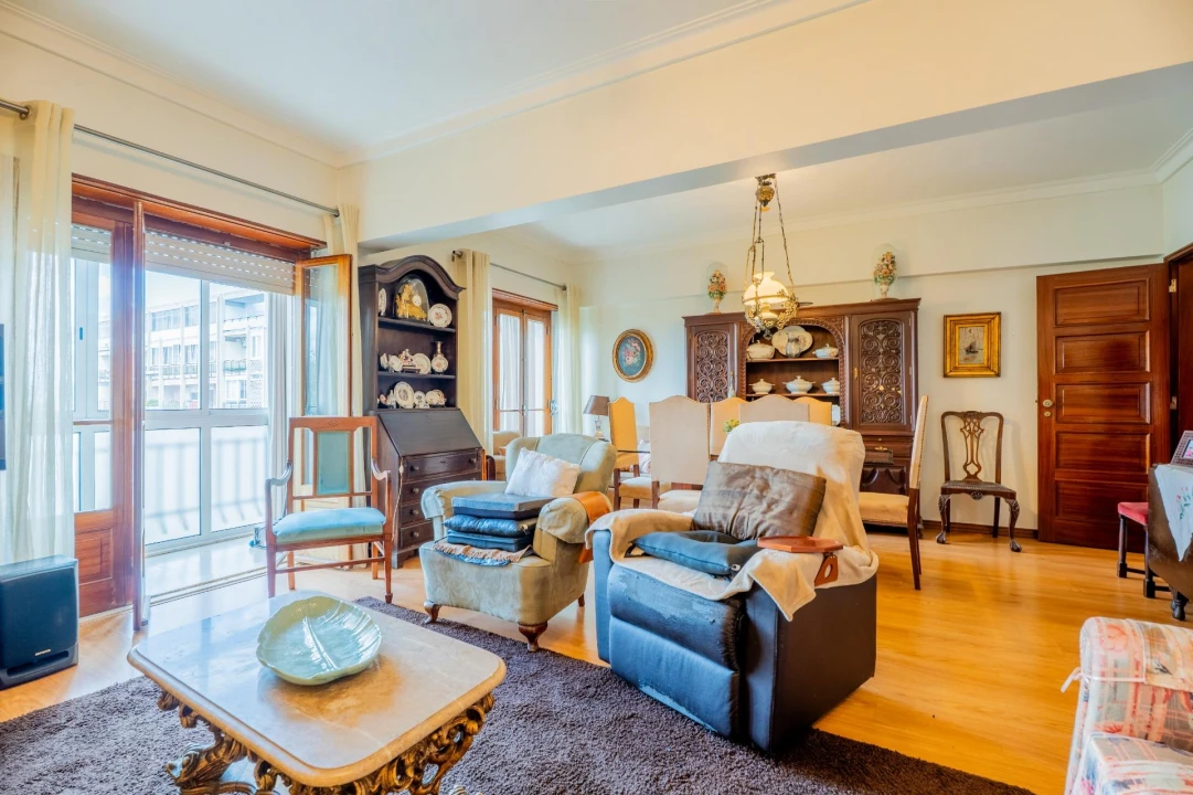 Apartamento T5 para Venda em Lumiar Foto 17