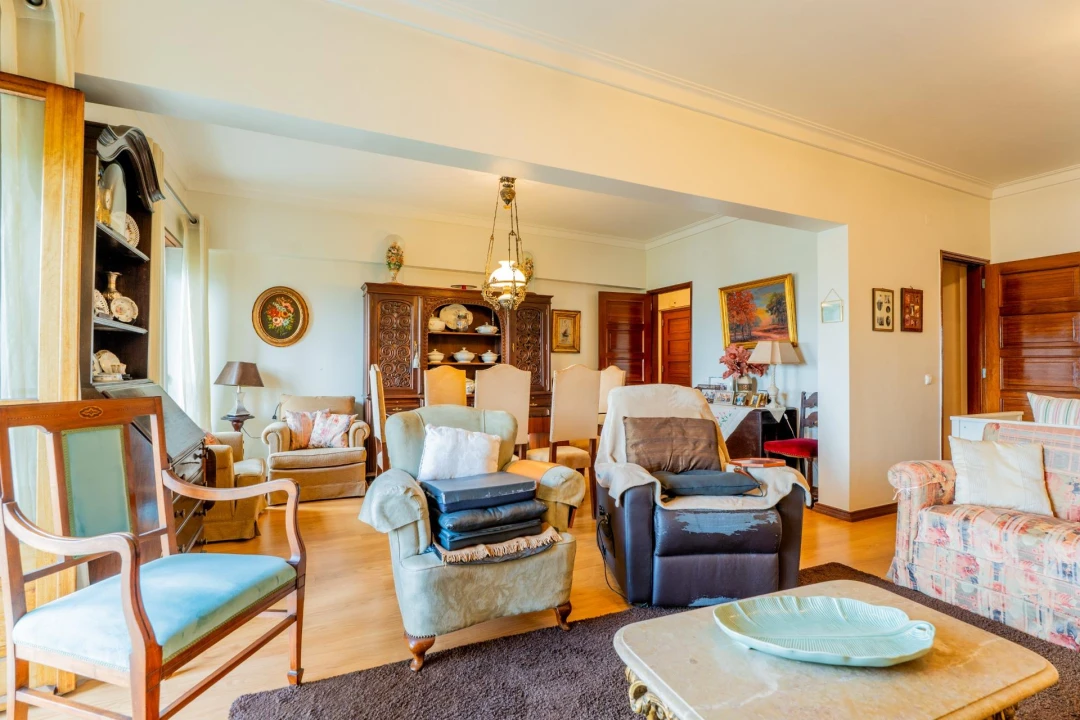 Apartamento T5 para Venda em Lumiar Foto 19