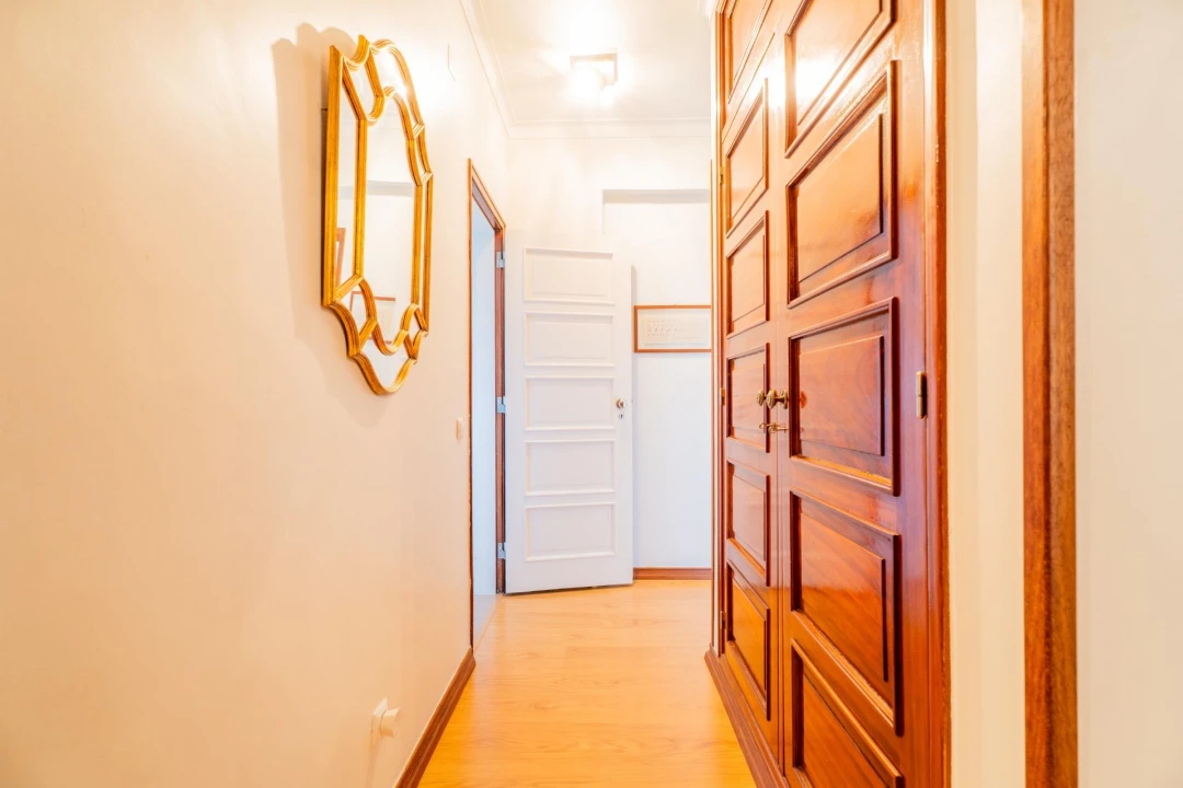 Apartamento T5 para Venda em Lumiar Foto 24