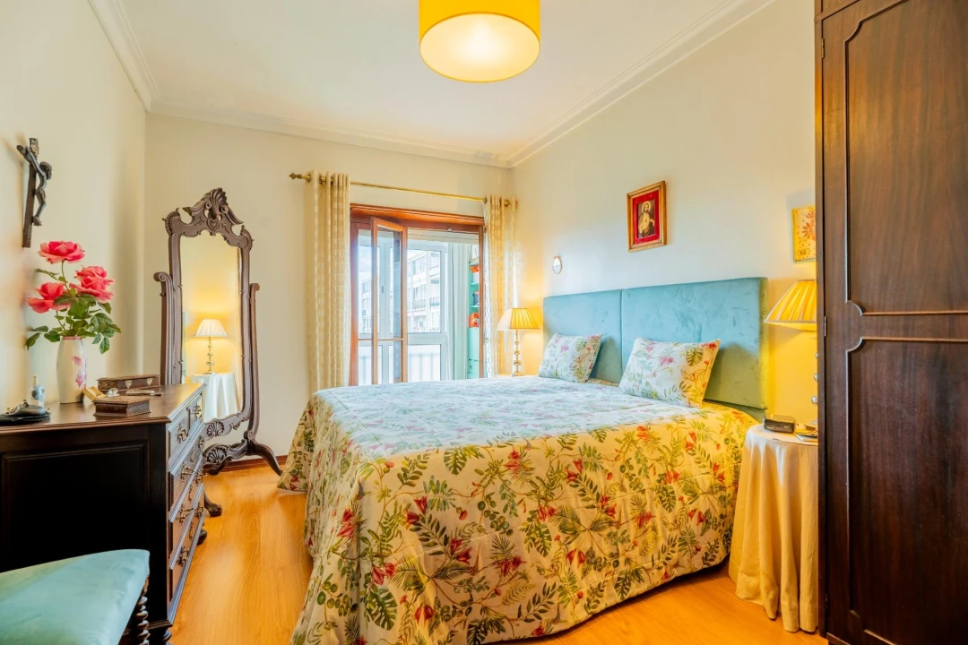 Apartamento T5 para Venda em Lumiar Foto 7