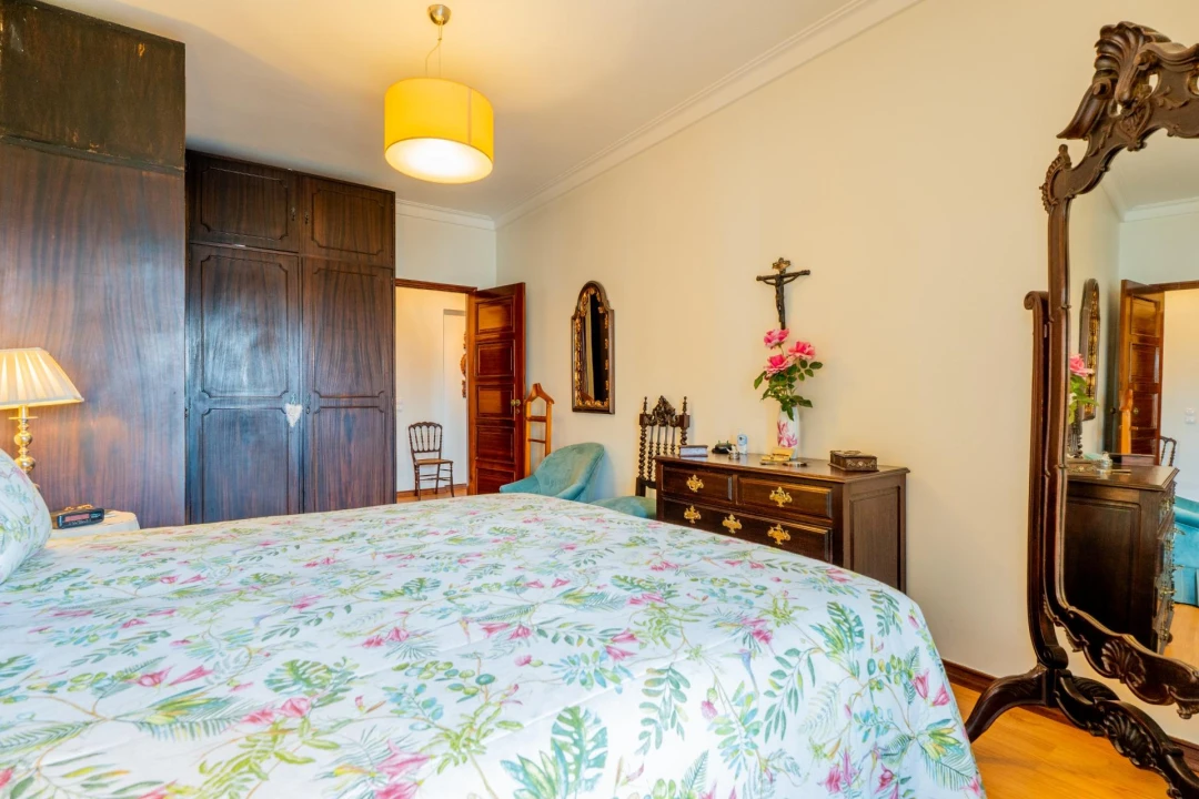 Apartamento T5 para Venda em Lumiar Foto 8