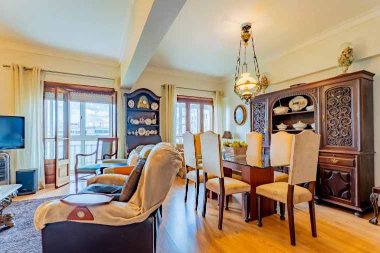 Apartamento T5 para Venda em Lumiar Foto 15