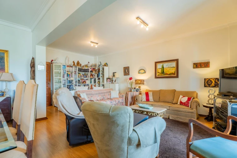 Apartamento T5 para Venda em Lumiar Foto 20