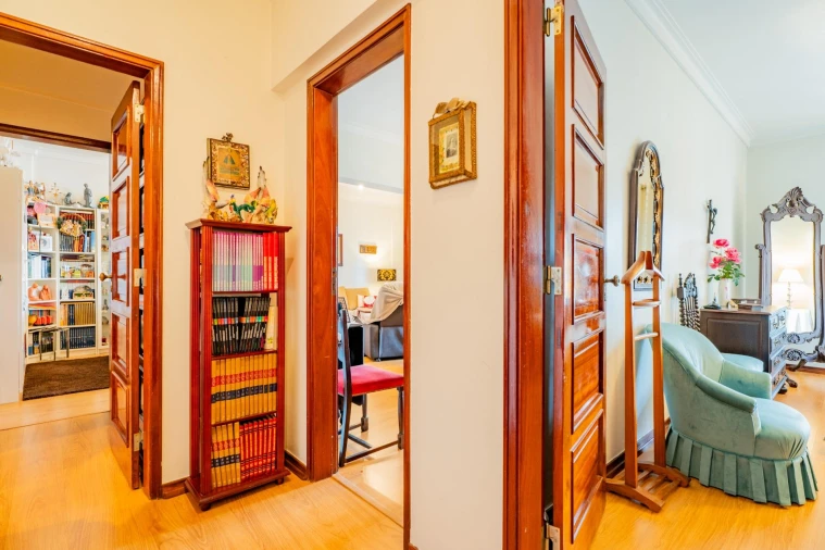 Apartamento T5 para Venda em Lumiar Foto 3