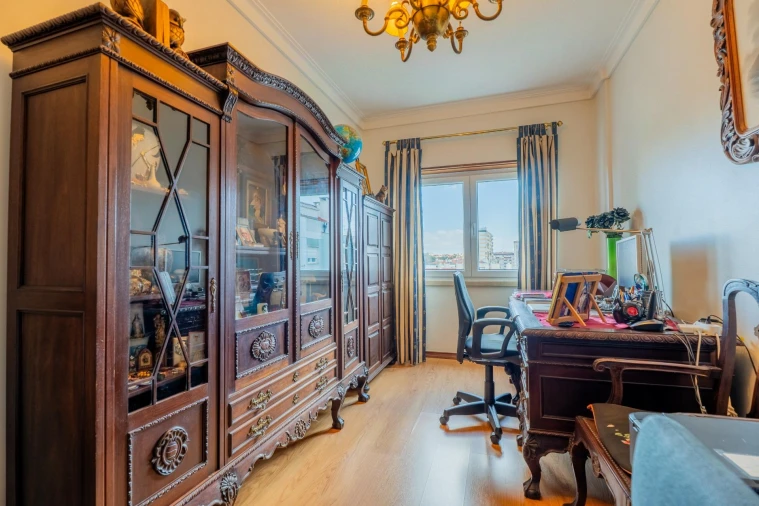 Apartamento T5 para Venda em Lumiar Foto 32