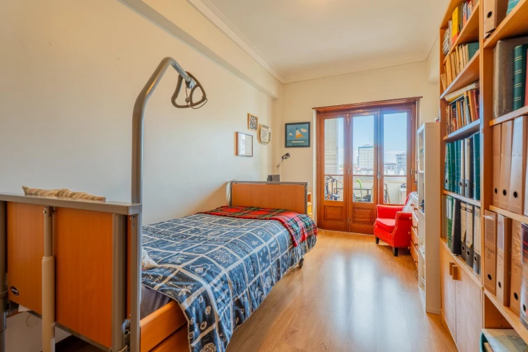 Apartamento T5 para Venda em Lumiar Foto 36