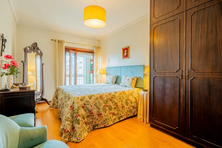 Apartamento T5 para Venda em Lumiar Foto 4