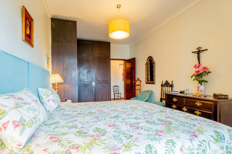 Apartamento T5 para Venda em Lumiar Foto 9