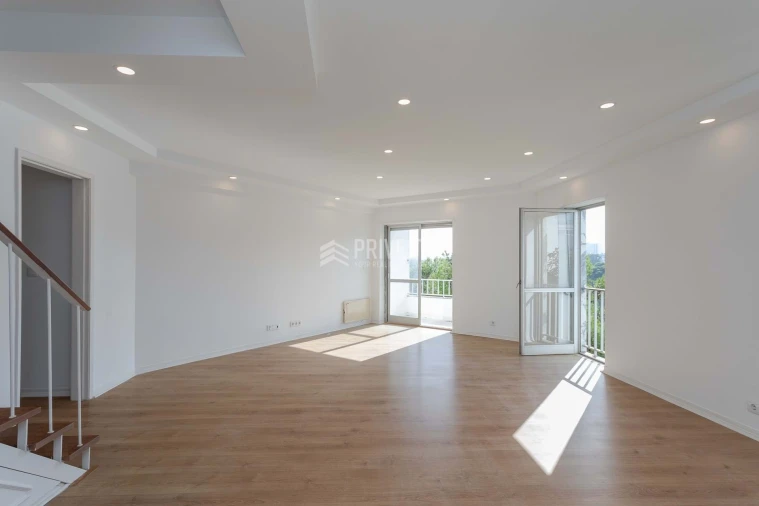 Apartamento T5 para Venda em Cascais e Estoril Foto 16