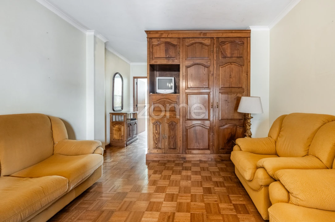 Apartamento T1 para Venda em Paranhos Foto 9