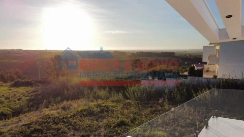 Moradia T4 para Venda em Atouguia da Baleia