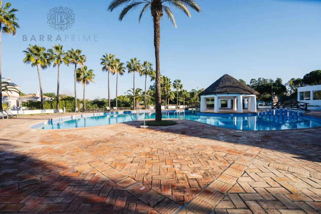 Apartamento T2 para Venda em Almancil Foto 16