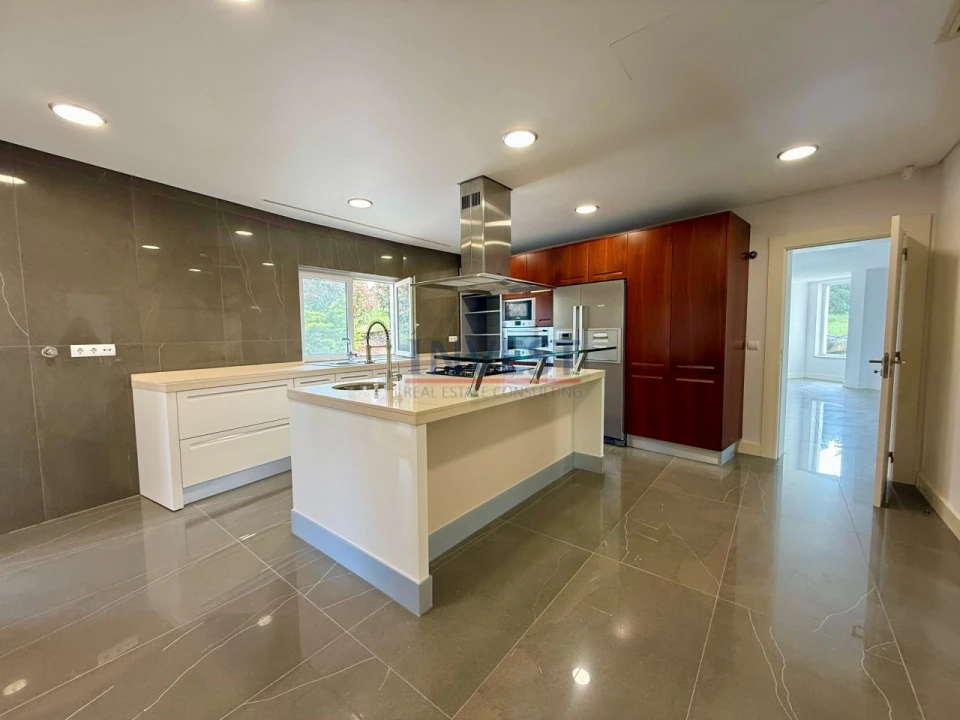 Moradia T4 para Venda em Queluz e Belas Foto 11