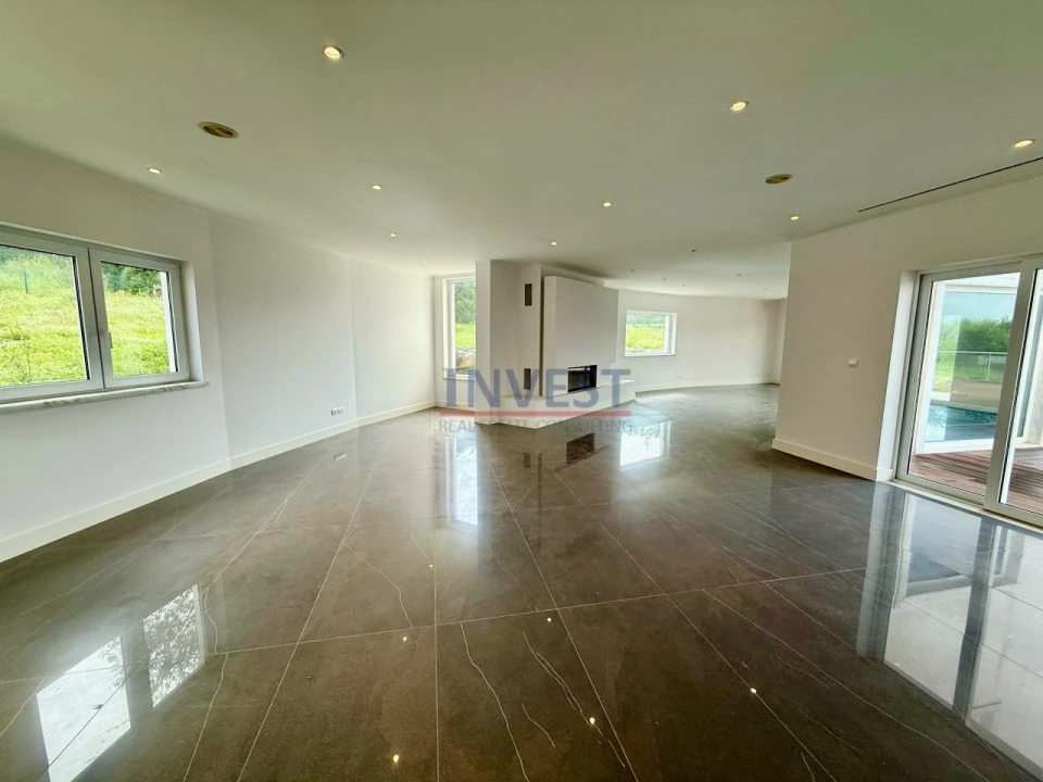 Moradia T4 para Venda em Queluz e Belas Foto 6