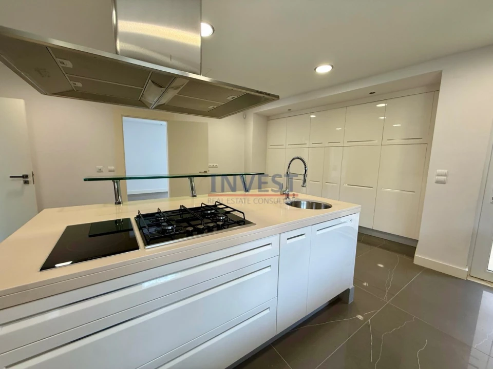 Moradia T4 para Venda em Queluz e Belas Foto 14