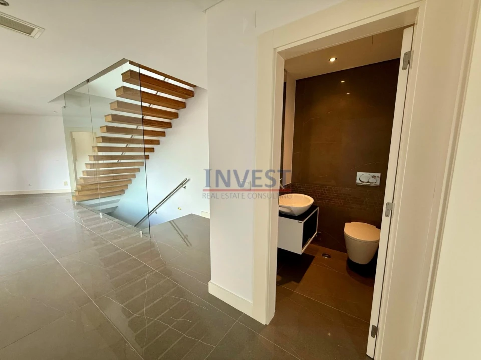 Moradia T4 para Venda em Queluz e Belas Foto 16