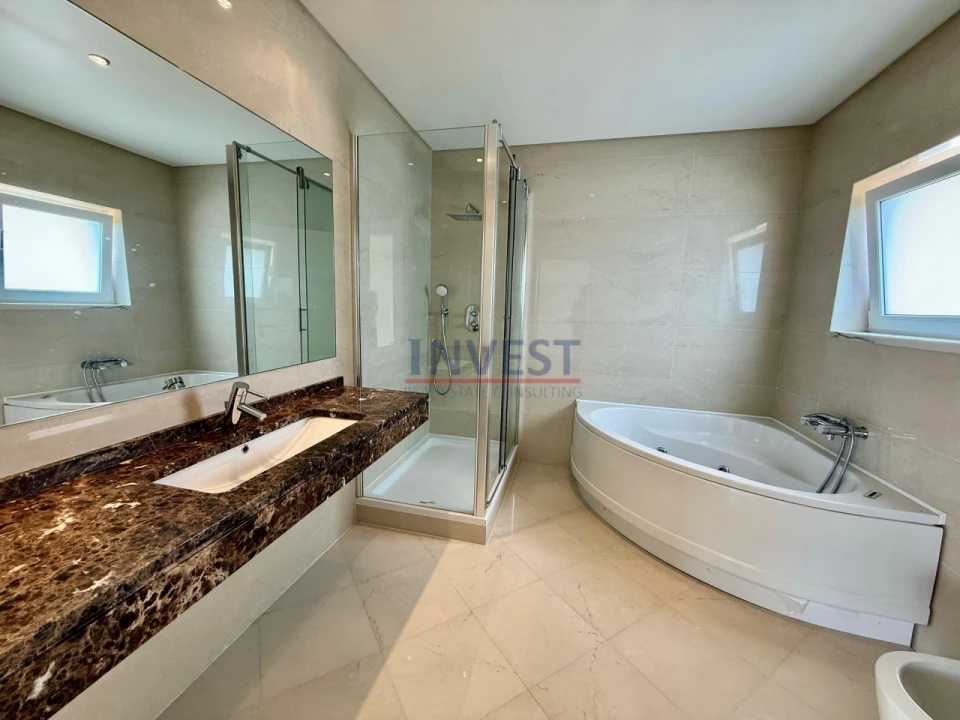 Moradia T4 para Venda em Queluz e Belas Foto 30