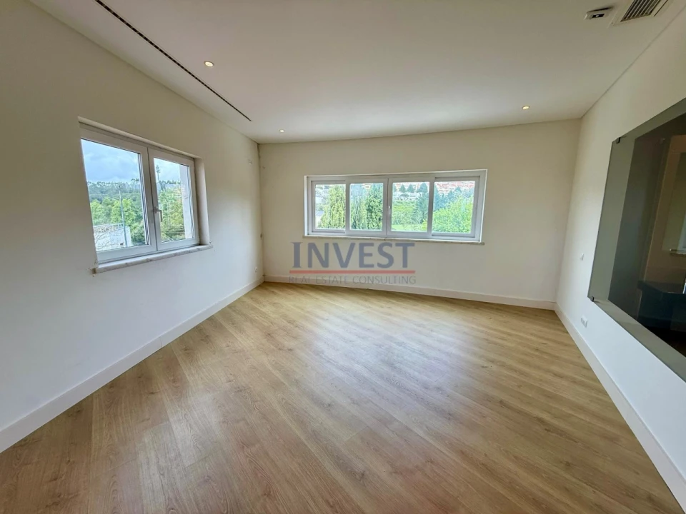 Moradia T4 para Venda em Queluz e Belas Foto 33