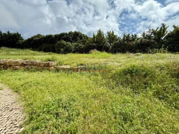 Moradia T4 para Venda em Queluz e Belas