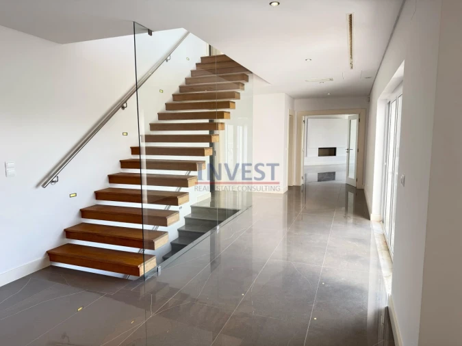 Moradia T4 para Venda em Queluz e Belas Foto 9