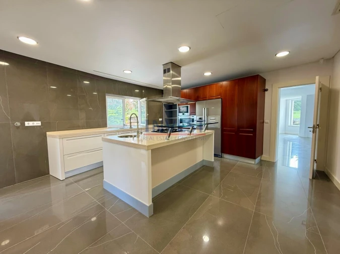 Moradia T4 para Venda em Queluz e Belas Foto 11