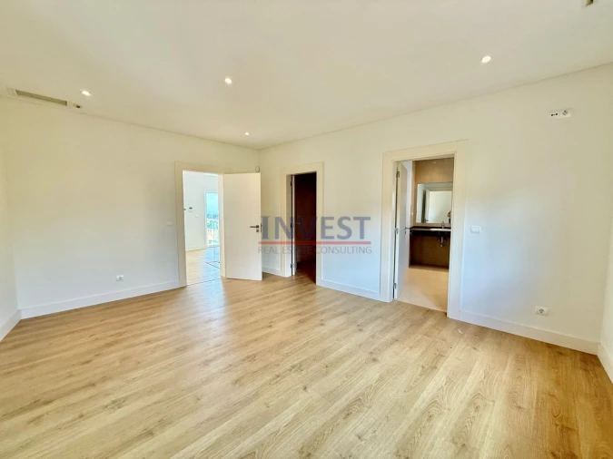 Moradia T4 para Venda em Queluz e Belas Foto 27