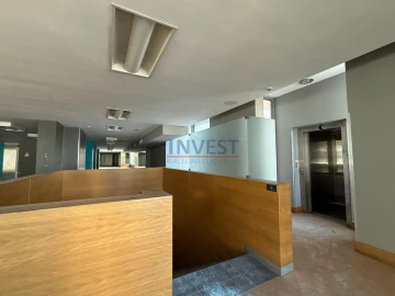 Loja para Arrendamento em Parque das Nações