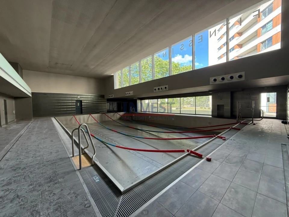 Loja para Venda em Parque das Nações Foto 7