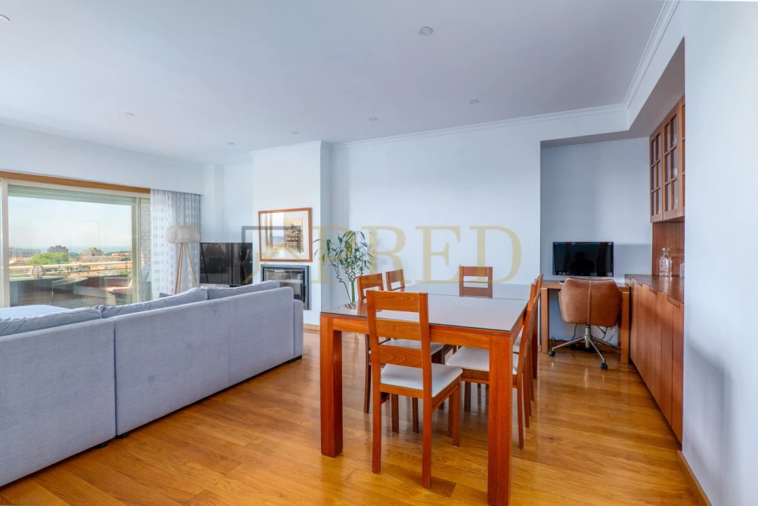 Apartamento T3 para Venda em Mafamude e Vilar do Paraíso Foto 3